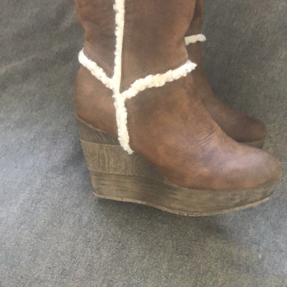 SBICCA “ Chippy” Faux Sherling Wedge Boots🤩❤️ - Picture 11 of 12